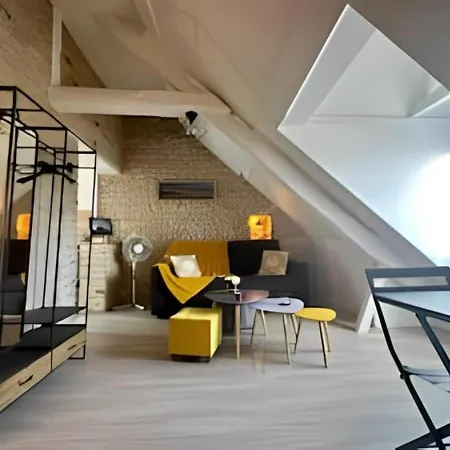 Au Centre Historique De *