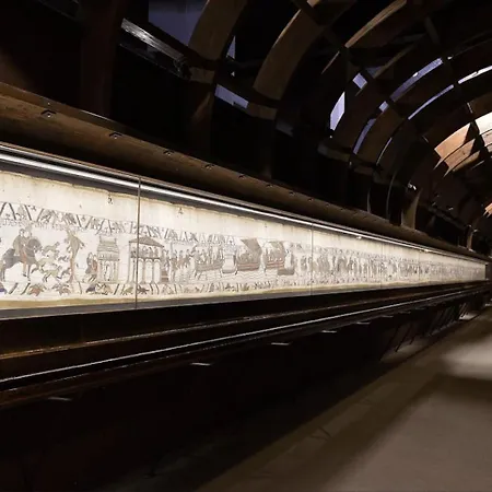 Au Centre Historique De Байе